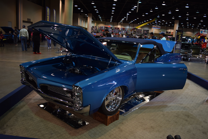 Illustration for article titled O'Reilly's World of Wheels - A Trip to the SEMA of the South